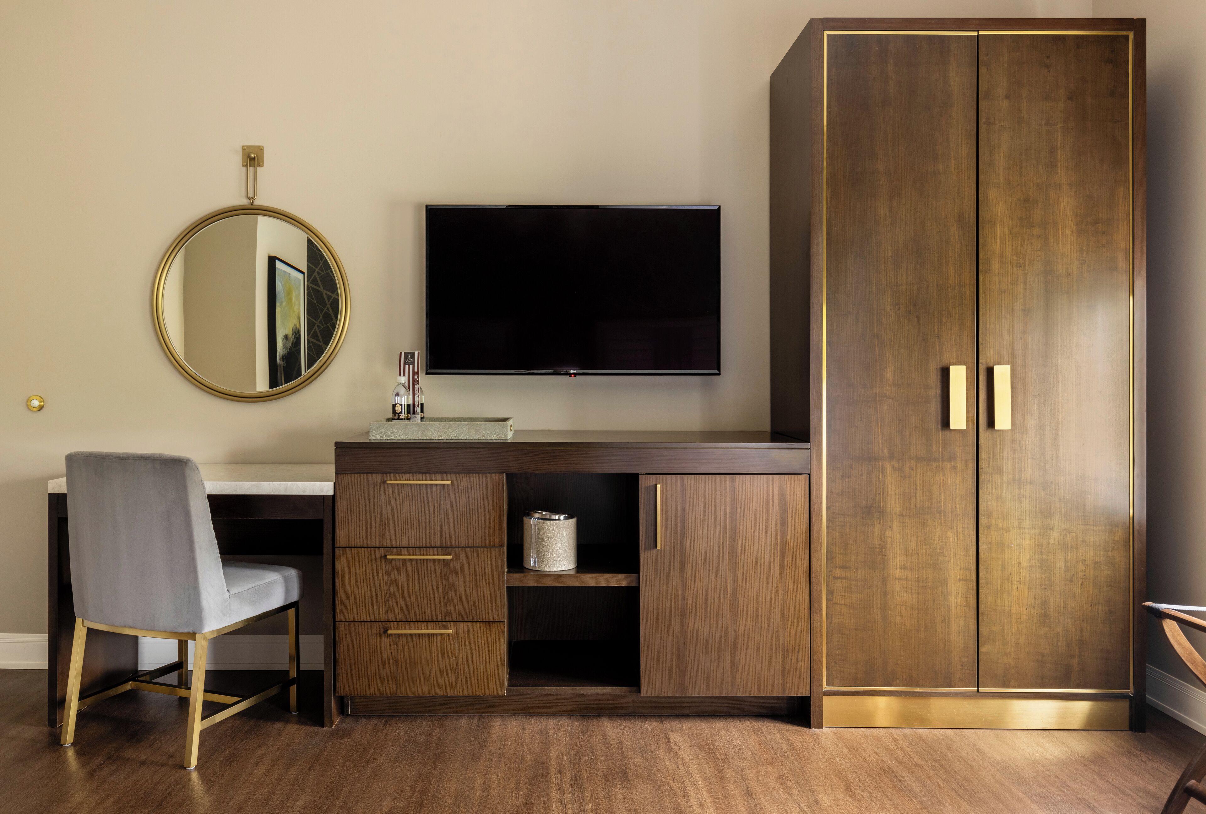 full double | 1 bedroom, hypo-allergenic bedding, down duvets, in-room safe