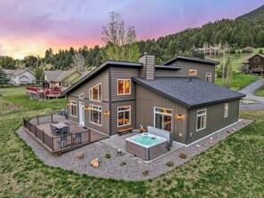 Exterior - Little Coyote Retreat | Nordic Ski In/Out | Big Sky Town (Big Sky)