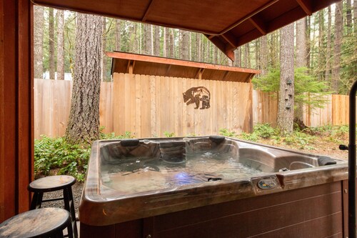 Das Waldhaus: Tranquil Forest Retreat | Hot Tub | Dog-friendly