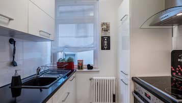 Réfrigérateur, four, plaque de cuisson, lave-vaisselle