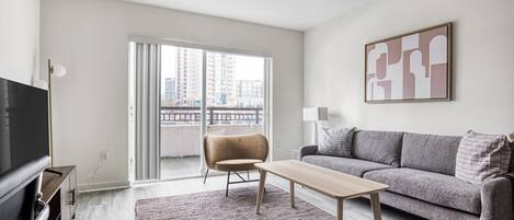 Télévision, chaîne hi-fi