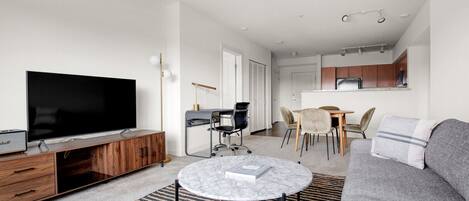 Télévision, chaîne hi-fi