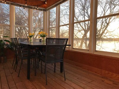 Lakefront Home + Guest House • Sleeps 16 • Year-Round Fishing