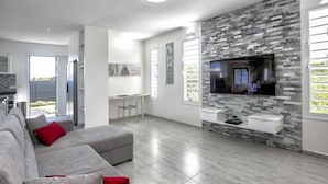 TV - Villa l'India - 3 Suites | Pool & Terraces | Saint-François (Saint-François)