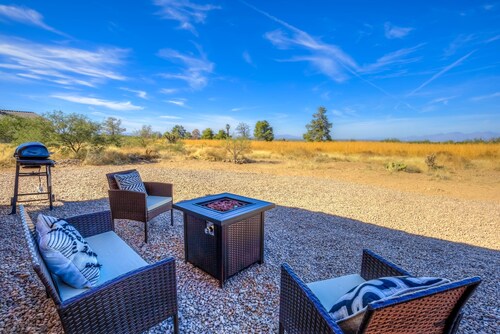NEW 3 BR home in immaculate condition, mountain views just outside of Tucson