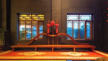 المنشأة من الداخل