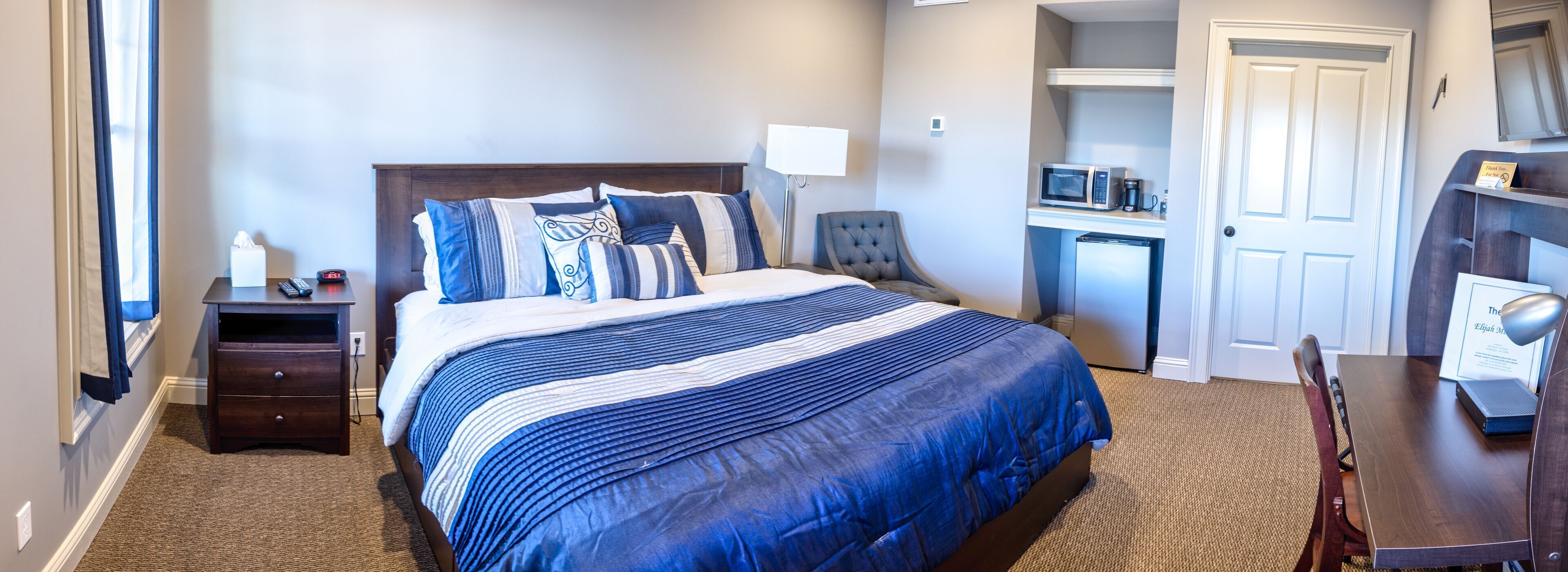 Laptop workspace, iron/ironing board, free WiFi, bed sheets