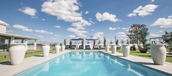 Hamptons Farm Estate Luxe Retreat and Elegant Events