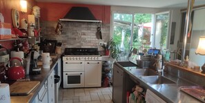 Fridge, microwave, dishwasher, coffee/tea maker