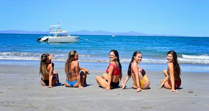 BEACH FRONT CONDO- Walk to the beach