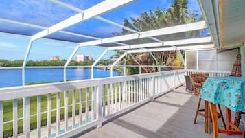 Condo (250 1st St-A) | Exterior