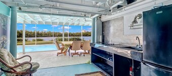 250 1st St-a