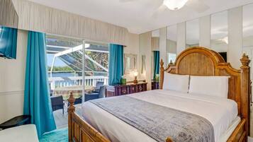 Condo (250 1st St-A) | Exterior