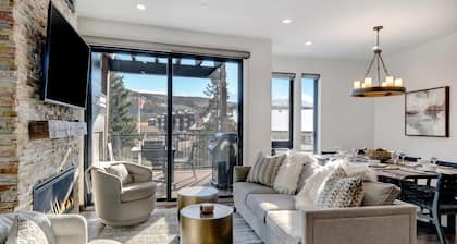 River Front Luxury Villa 244 I Private Hot Tub I Great Views I Best Price I Discounted Attractions