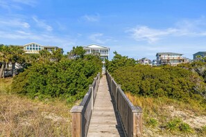 Property grounds - ''Nothing Could Be Finer" - Luxury Oceanfront Home w/ Private Pool, 6 Bedrooms / 6 Bathrooms (Holden Beach)