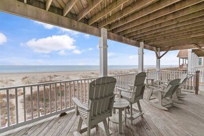 Property grounds - "Mocean Granted" - Oceanfront Home, 5 Bedrooms / 4 Bathrooms (Holden Beach)