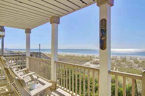 Property grounds - "Goin' Coastal" - Oceanfront Home, 4 Bedrooms / 4.5 Bathrooms (Holden Beach)