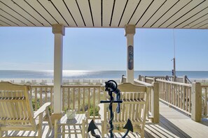Terrace/patio - "Goin' Coastal" - Oceanfront Home, 4 Bedrooms / 4.5 Bathrooms (Holden Beach)