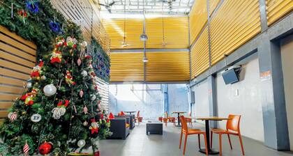 Metro Deluxe Residences