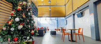 Metro Deluxe Residences