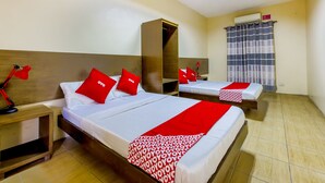Quadruple Room - Metro Deluxe Residences (Pasay)