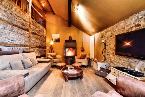 Relaxing Retreat Near Forests