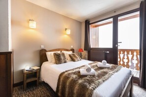 3 bedrooms, free WiFi - Woodsy Retreat in the Alps (Val Thorens)