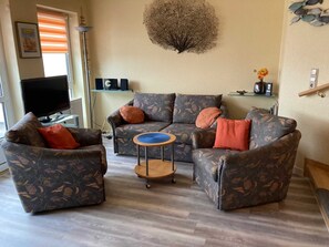 Unclassified image, 4 of 11, button - House Maritimé - Anchorage (Koserow)