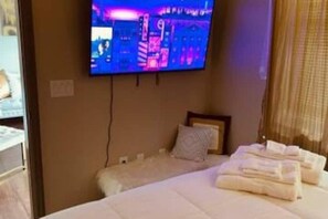 1 chambre, fer et planche à repasser, Wi-Fi, draps fournis