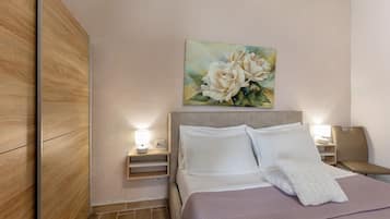 1 bedroom, iron/ironing board, free WiFi, bed sheets