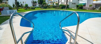 Spacious Beachfront Villa with Sea View, Garden & Wi-Fi