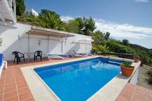 Pool - Villa Cortijo Bellavista with Mountain View, Pool, Wi-Fi, Garden & Terrace (Cómpeta)