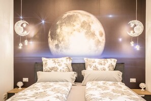 Iron/ironing board, free WiFi, bed sheets - Studio Apartment 'Sweet Moon' with Mountain View, Private Terrace and Wi-Fi (Merano)