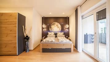 Iron/ironing board, free WiFi, bed sheets