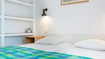 2 chambres, fer et planche Ă repasser, draps fournis