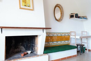 Interior - Cottage "Cosy Holiday" close to the Beach with Garden (Tossa De Mar)