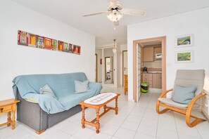 TV - Large 1-bed Apartment with Shared Pool, Garden, A/C & Wi-Fi (Nerja)