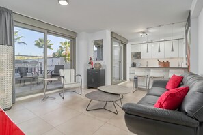 TV - Apartment 'Luxurious Two Bed' with Private Terrace, Wi-Fi and Air Conditioning (Torrox)