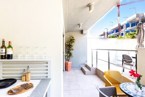 Outdoor dining - Apartment 'Luxurious Two Bed' with Private Terrace, Wi-Fi and Air Conditioning (Torrox)
