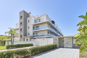 Exterior - Apartment 'Luxurious Two Bed' with Private Terrace, Wi-Fi and Air Conditioning (Torrox)