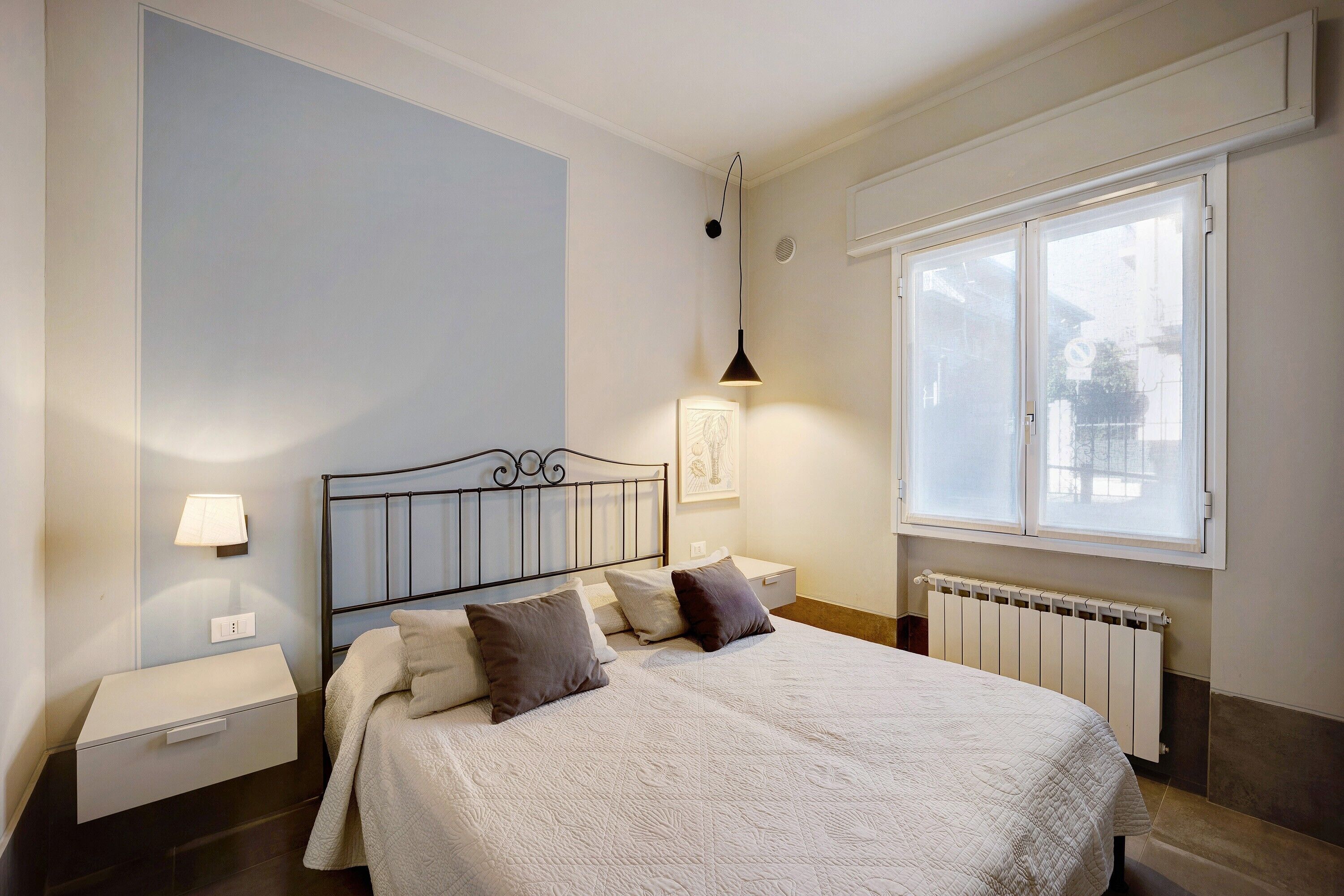 1 habitación, tabla de planchar con plancha, wifi gratis y ropa de cama 