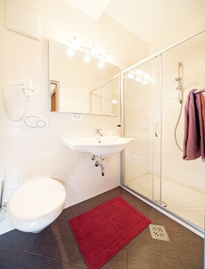 Shower, towels