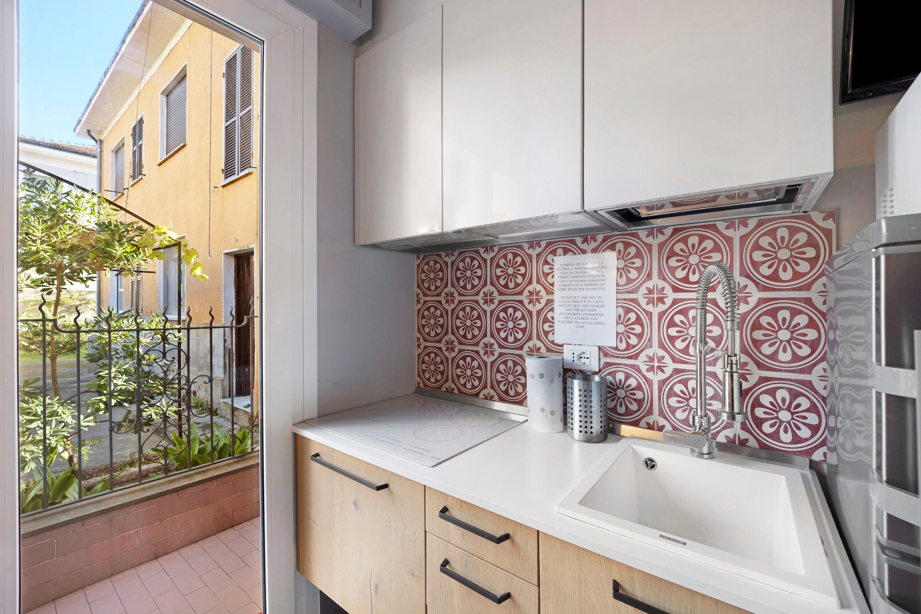 Fridge, microwave, stovetop, cookware/dishes/utensils