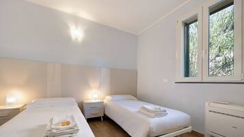 2 slaapkamers, een strijkplank/strijkijzer, gratis wifi, beddengoed