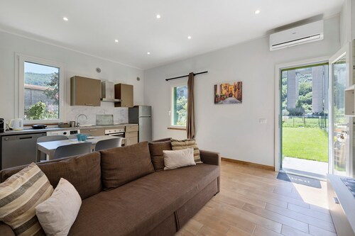 Ca di perti Appartamento 1 con Wi-Fi, A/C & Giardino