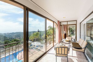 Interior - Villa "Casa Pollino" with Sea View, Heated Pool & Wi-Fi (Lloret de Mar)