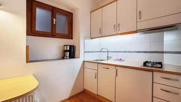 Kühlschrank, Herdplatte, Geschirrspüler