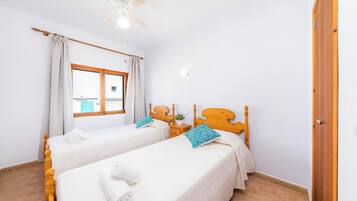 3 chambres, fer et planche Ă  repasser, Wi-Fi gratuit, draps fournis