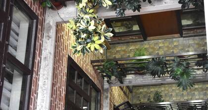 Tanani Newa Home (FishTail)