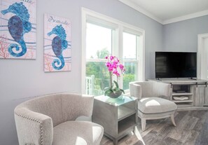 Unclassified image, 5 of 49, button - Snorkel Shack on Sombrero 4 bedrooms 3 baths with pool and 100 Ft of Dockage (Marathon)